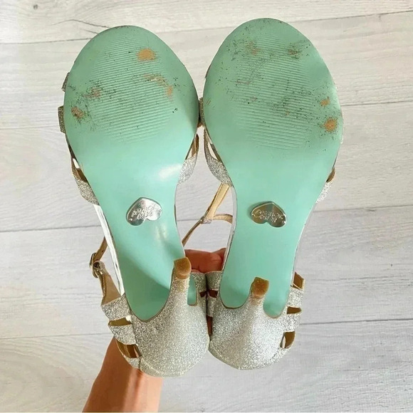 Betsey Johnson Glittery Heels Sz 8.5 - Picture 4 of 11